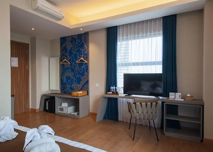 Luminor Hotel Airport Sidoarjo By Wh , Best Choice And Strategic Location With A Rooftop Area In Town