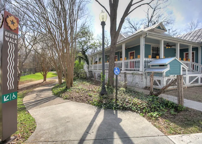 Inn On The Riverwalk