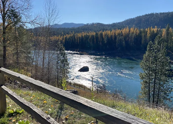 Rimrock Lodge
