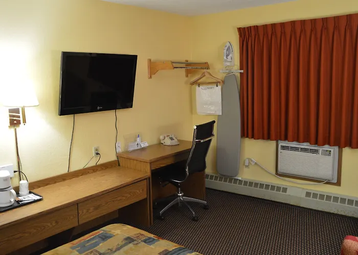 Burnsville Inn & Suites