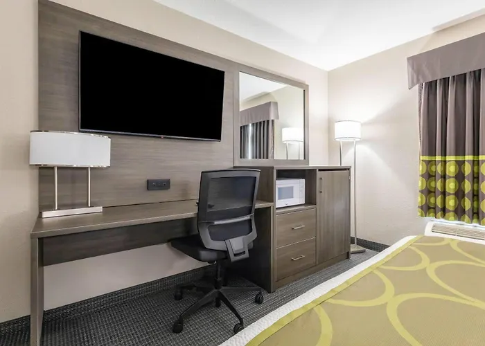 Super 8 By Wyndham Prince Albert
