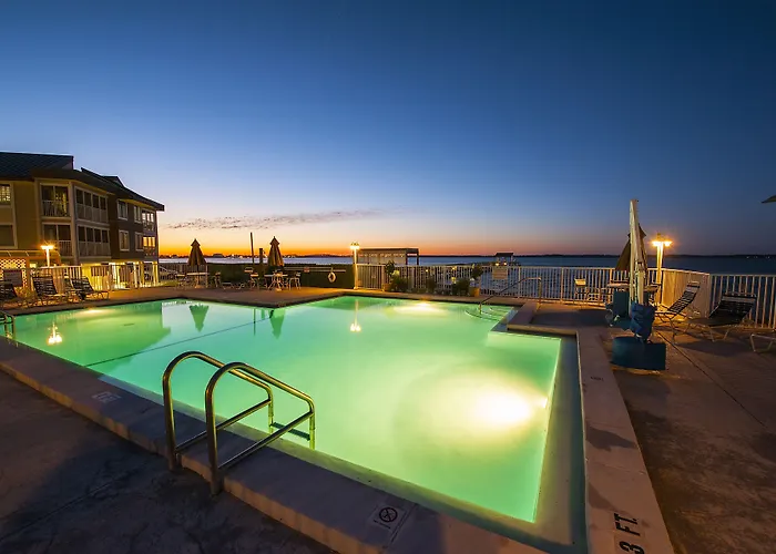 Getaways At Soundside Holiday Beach Resort