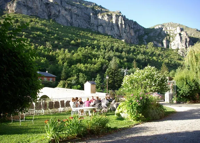 Le Mirval