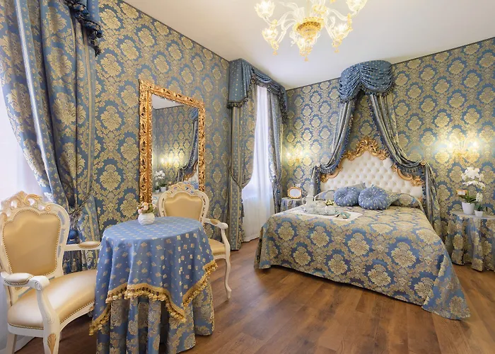 Canal View San Marco Luxury Rooms