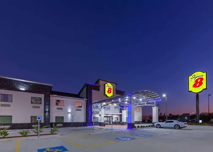 Super 8 By Wyndham Kingwood Houston North