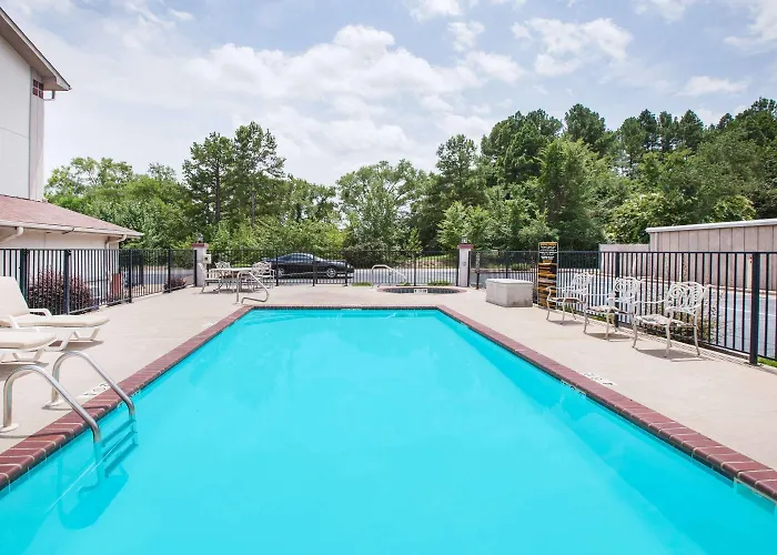 Super 8 By Wyndham Hot Springs