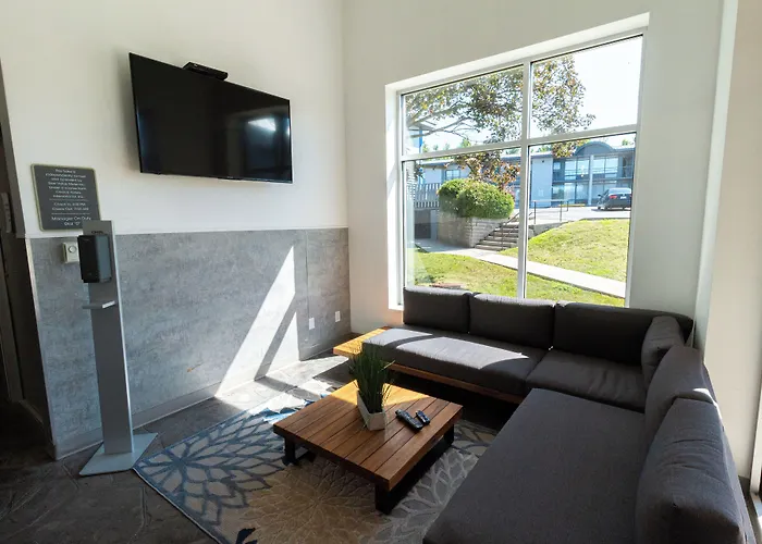 Comfort Suites Kingston Central