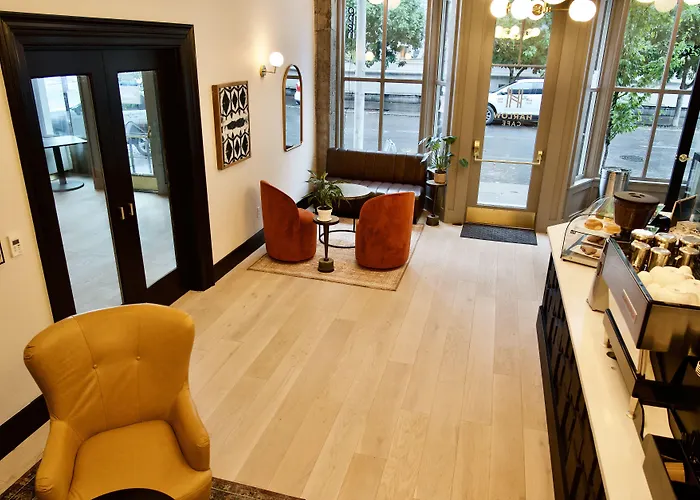 Harlow Hotel