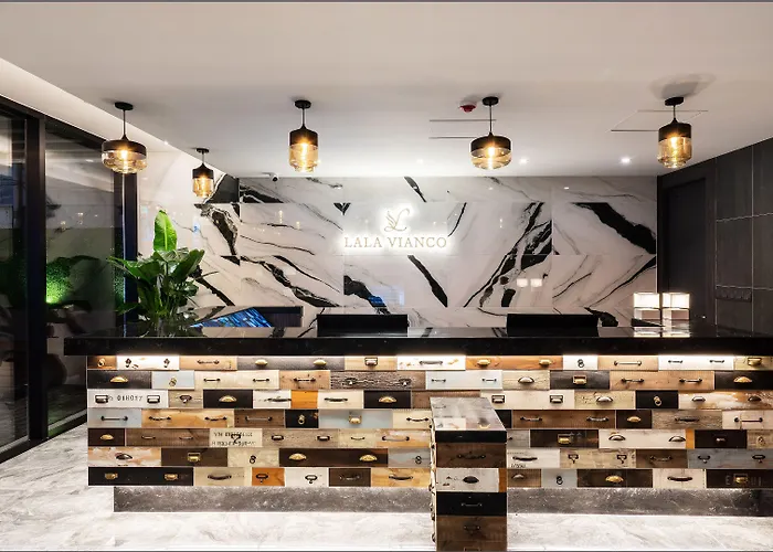 Lala Vianco Business Hotel