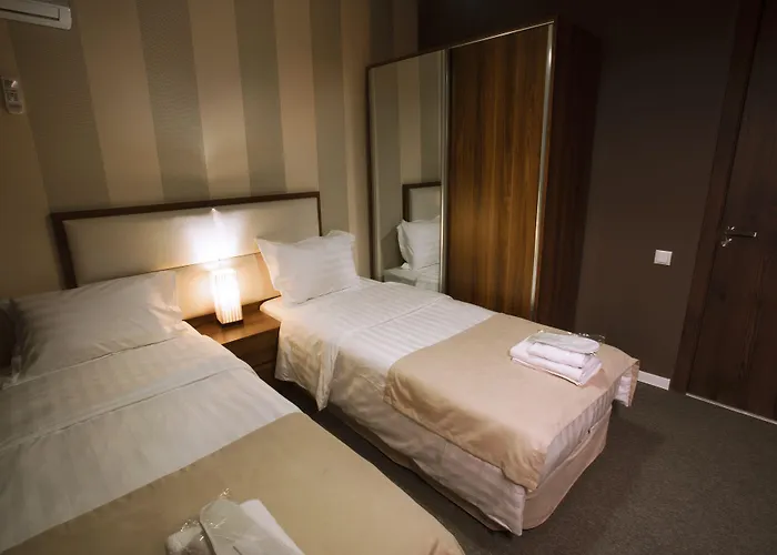 Apart Hotel West