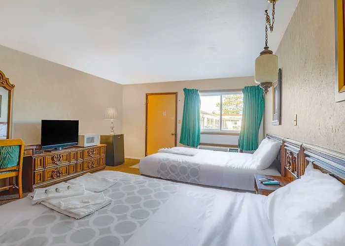 Love Hotels Tomahawk By Oyo At Lake Mohawksin Wi