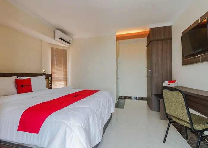 Reddoorz Plus At Boulevard Panakkukang Makassar