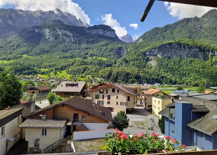 Hotel Sherlock Holmes "Nur 200 M Zur Gondelbahn Hasliberg"