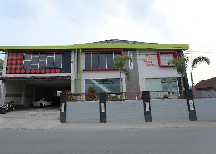 Oyo 1864 Tiara Guest House
