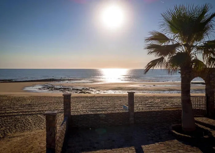 1-Bedroom Beach Studio - Serene Getaways.