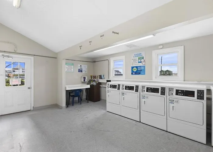 Out To Sea - Oceanfront 2 Bedroom, 2 Bath Condo