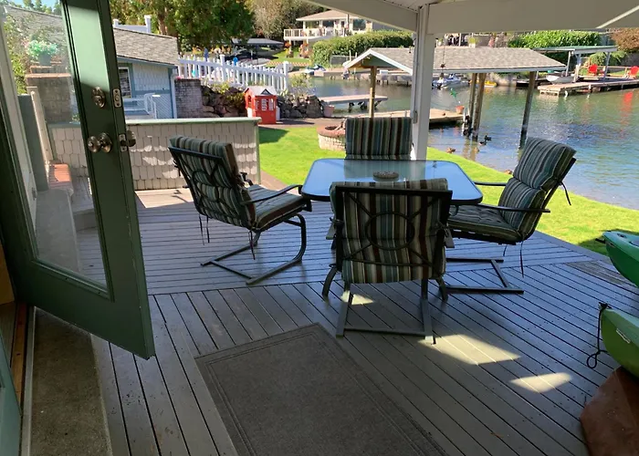 Lake Tapps Bungalow