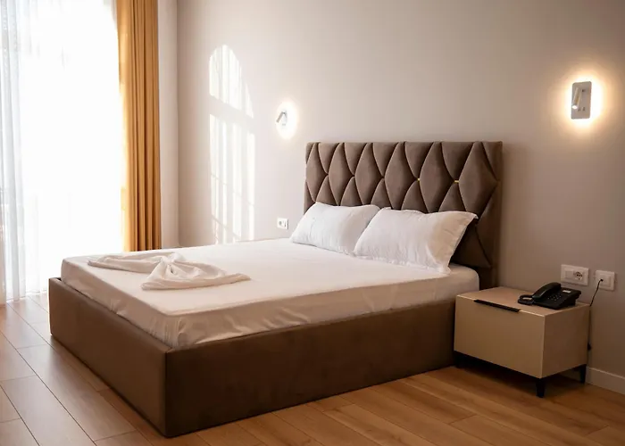 Leo Hotel