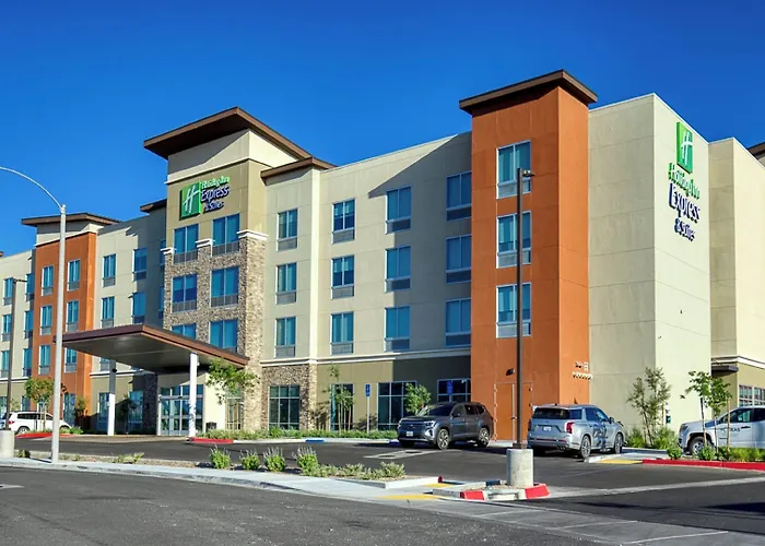 Holiday Inn Express & Suites Ridgecrest - China Lake By Ihg