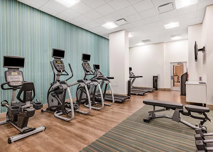 Holiday Inn Express & Suites - Lincoln Downtown By Ihg