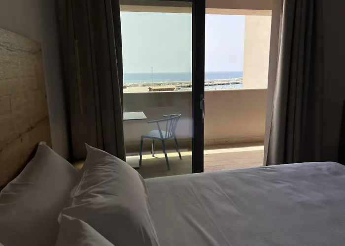Roccaregina Hotel