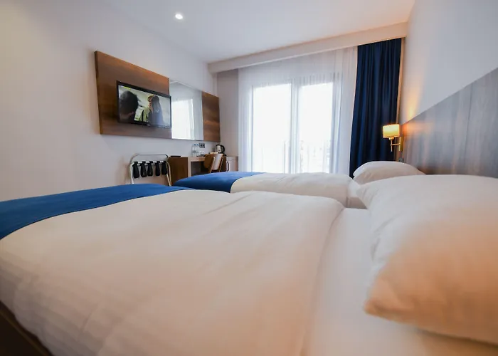 Ref Inn Hotel