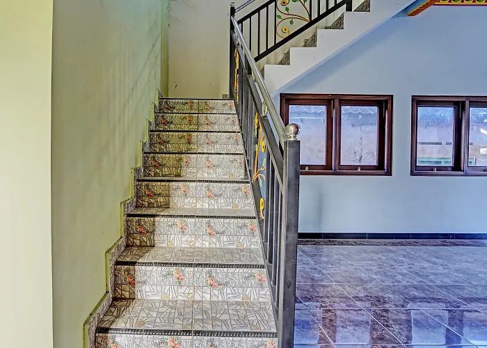 Hotel O Desa Wisata Alam Gosari