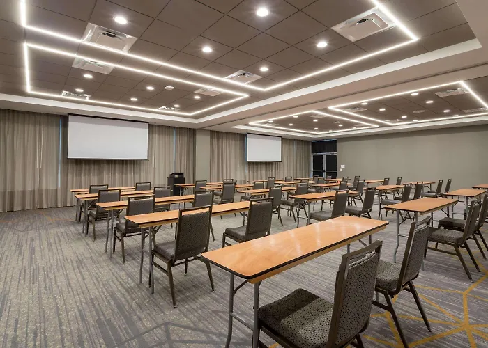 Wyndham Garden Orlando Airport - Free Airport Shuttle - Park N' Fly Available