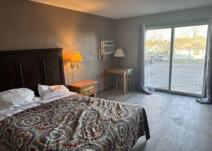 Clintonville Motel
