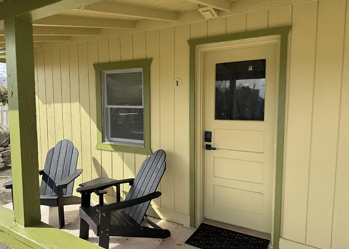 Eastern Sierra Motor Lodge