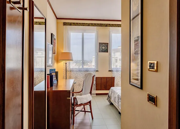 Thr - Isa-Hotel In Cecina Just 100 Mt From The Sea