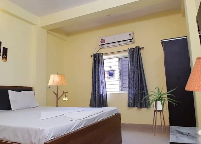 Goroomgo The Grand Inn Ruby Kolkata