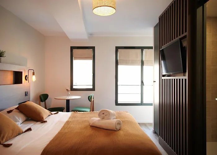 Appart'Hotel Le Corot - Acces Autonome - Saint-Junien Centre