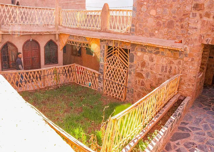 Kasbah Du Roches Armed