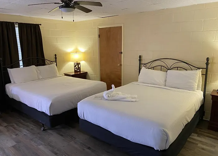 Ji3 - Queen Guest Room Located At The Joplin Inn