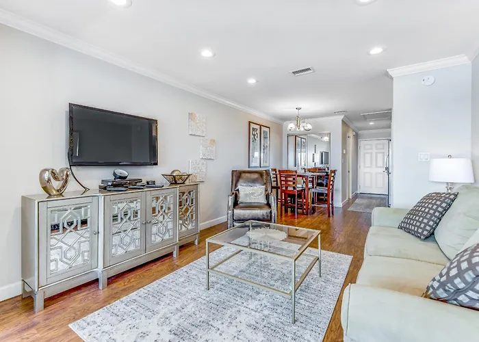 Sunset Harbor Palms 2-304