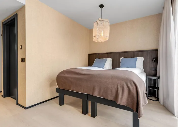 Strand Hotel Apartments