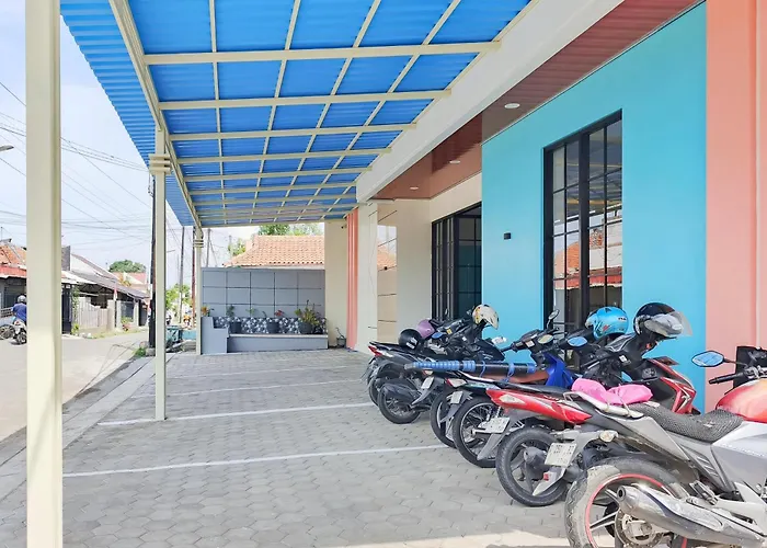 Sans Stay Syariah Alesa Home Tegal