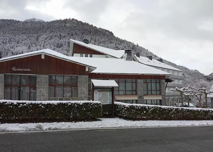 Hotel Y Apartamentos Snoe Isaba