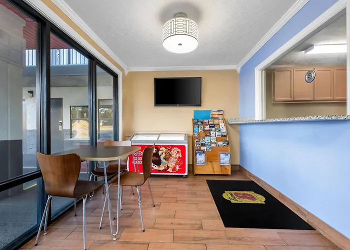 Super 8 By Wyndham Gadsden Al