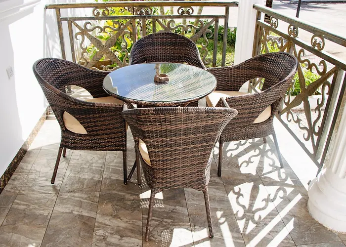 Sunny Palms Beach Bungalows