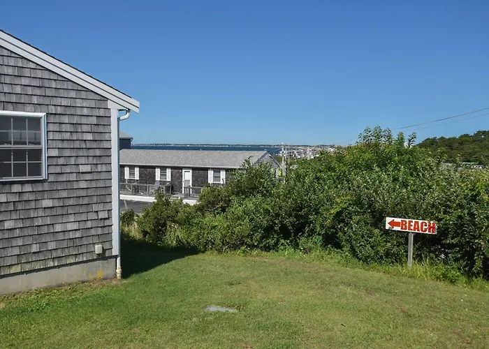 12218 - Beautiful Views Of Cape Cod Bay Access To Private Beach Easy Access To P-Town