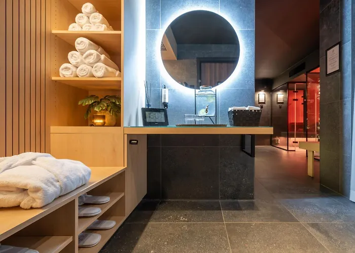 One Two Four - Hotel & Spa