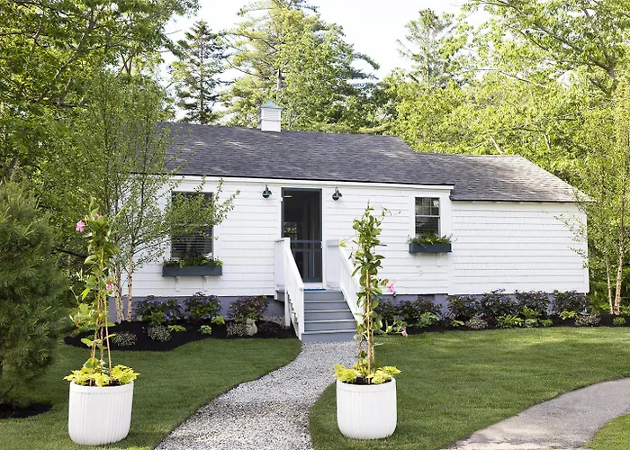 Lodge On The Cove