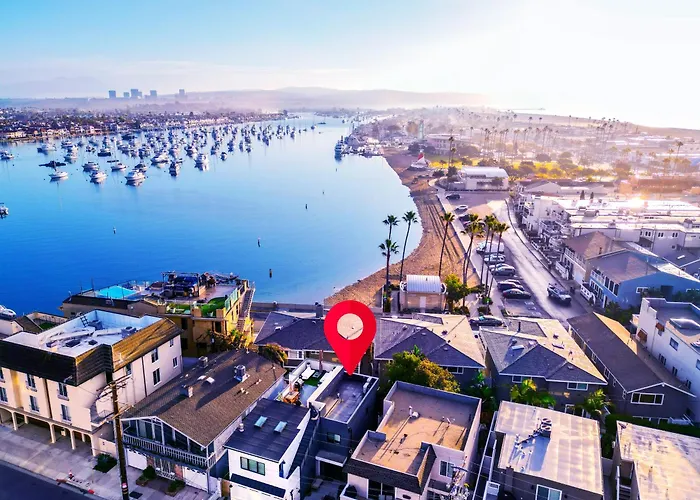 Luxury Ocean-View Rooftop | Steps To Beach | A/C