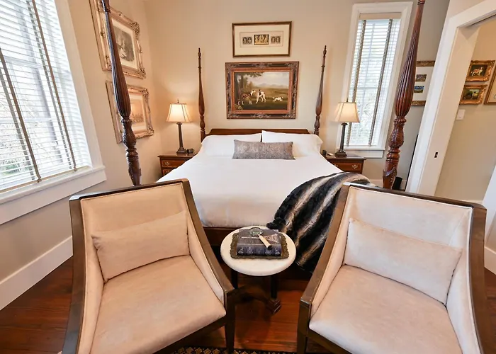 Magnolia Hall - The Britton Suite - King Suite
