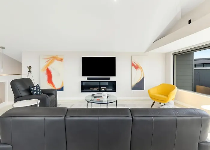 Coastal Tee Lodge By Sonoma Stays - Ocean Views
