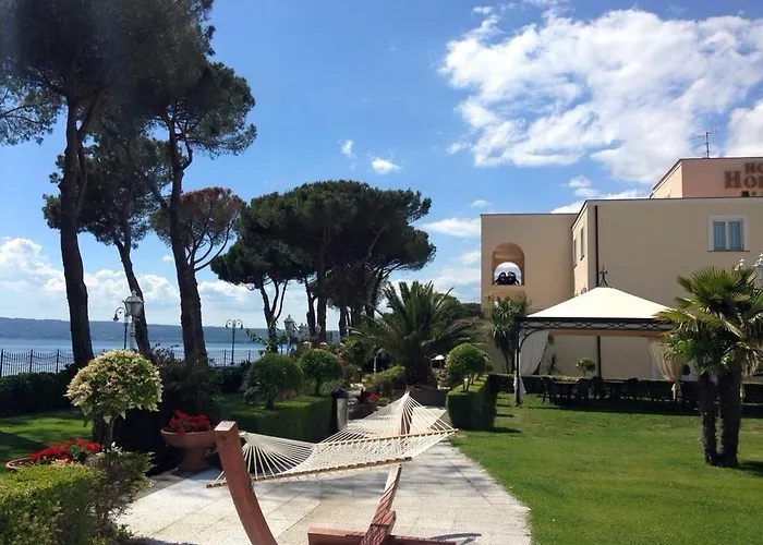 Hotel Holiday Sul Lago