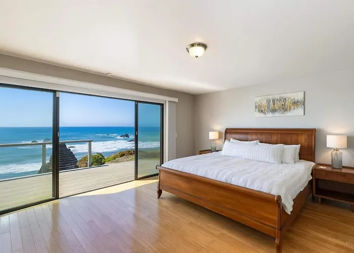 Seaside Elegance Oceanfront Escape With 3 Suites