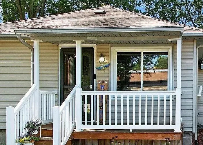 Lake Trail Cottage